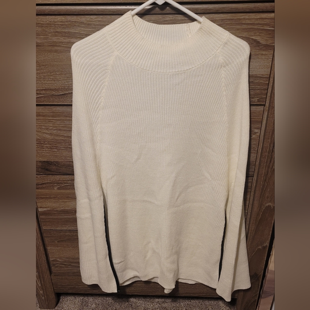 NY & Co white/cream cape in size medium NWT